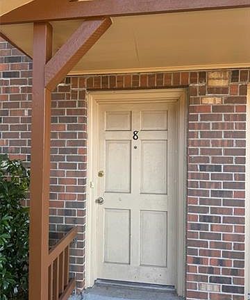 2nd image of 1729 Newport Pl APT 8