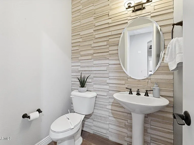 4254 E Valencia Dr — Photo 22