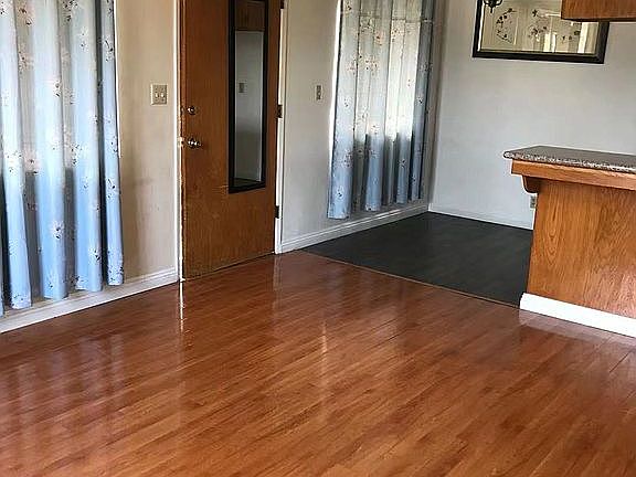3rd image of 313 S Marguerita Ave APT A