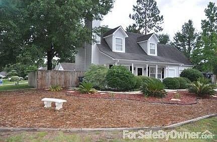Front Yard : Photo taken from street corner