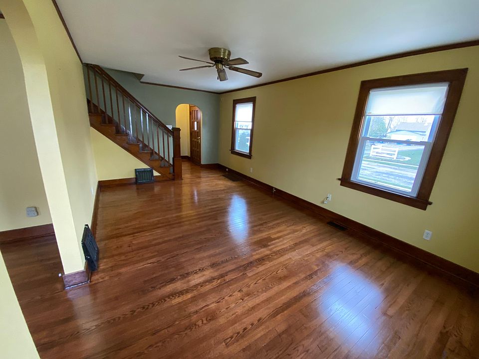 715 E Clark St, Crown Point, IN 46307 Zillow
