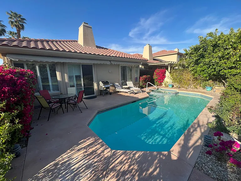 209 Kavenish Dr — Photo 17