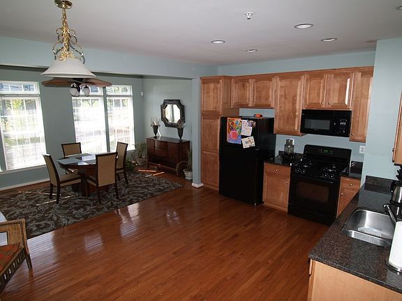 Beautiful Granite and Morning room upgrade