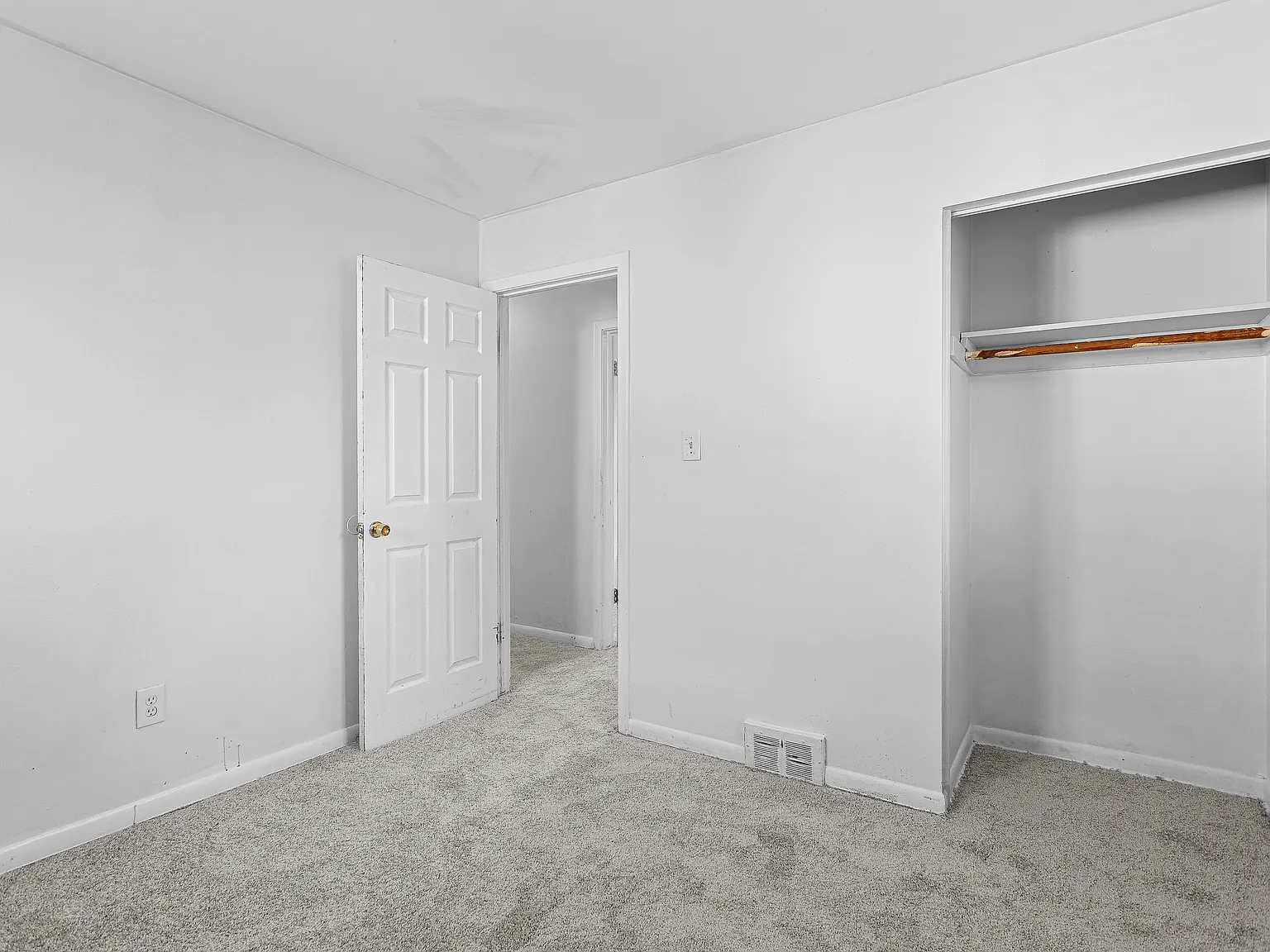 3 bed, 910 sqft, $1,575 — Photo 4