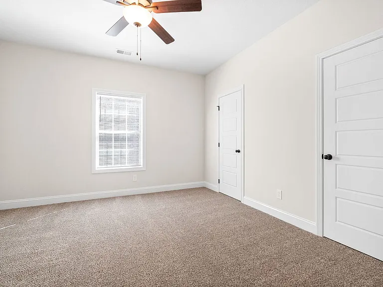 Oak St - 441 — Photo 12