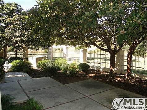 5th image of 102 Coterie Pl