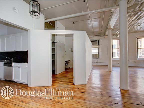 4th image of 400 W 14th St APT 2A