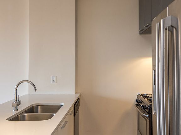 5th image of 387 Franklin Ave #343