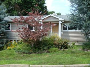 116 Grove St, Mahwah, NJ 07430