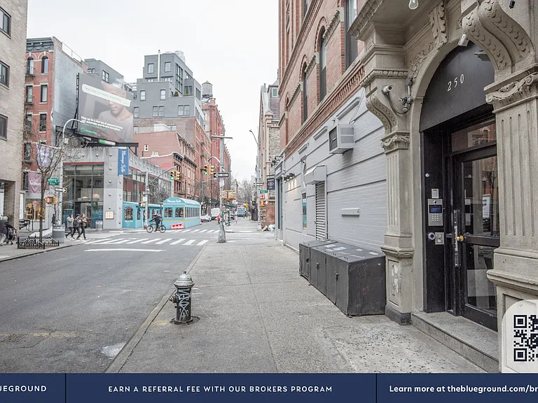 250 Mulberry St #6 — Photo 17