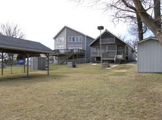 23 Rushmore Rd, Fox Lake, IL 60020