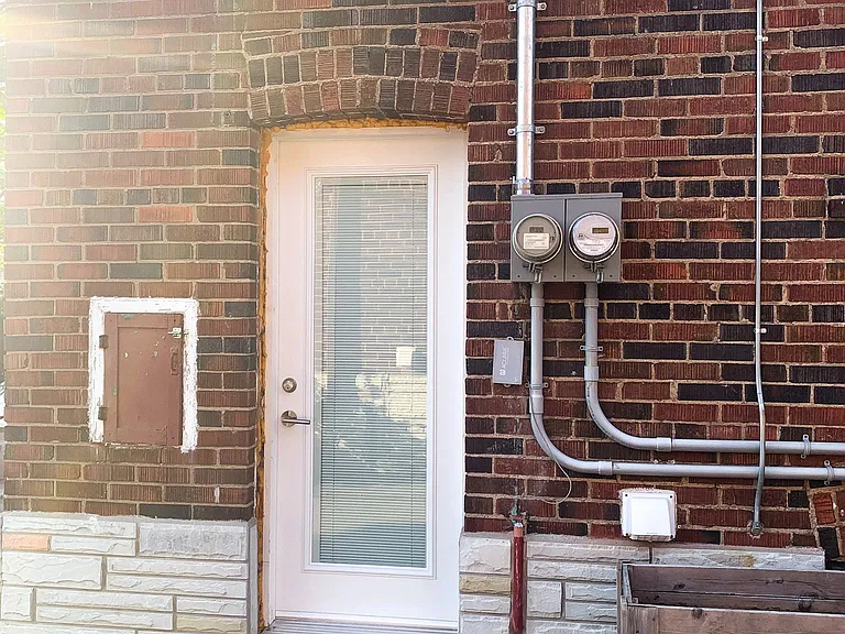 75 Binswood Ave #BASEMENT — Photo 2