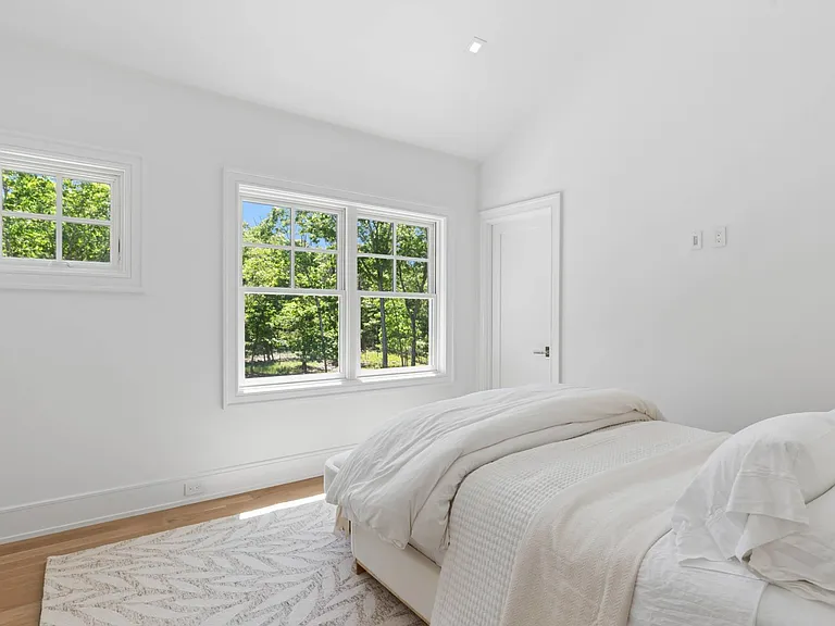 17 Dering Ln — Photo 28