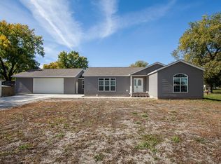 1617 Dearborn St, Ellsworth, IA 50075