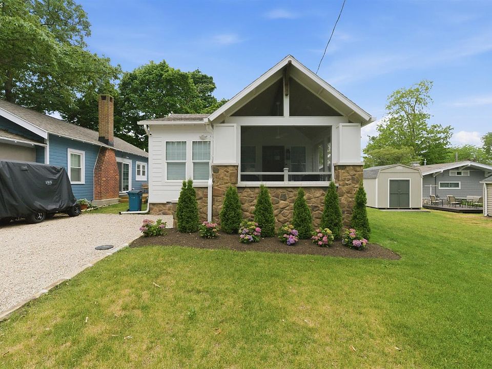 1st image of 324 Plum Ave