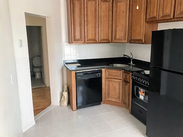 135 Grand Street — Photo 3