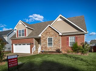 1649 Autumn Dr, Clarksville, TN 37042