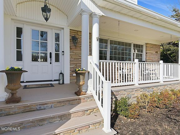 4th image of 20 Rivers Edge Drive