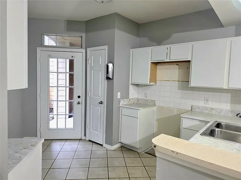 1101 Vintage Village Ln #110 — Photo 8