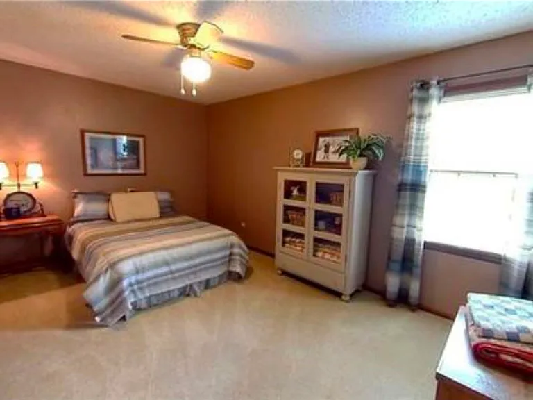 1405 E Frontier Ln — Photo 13