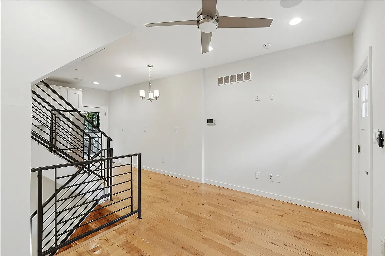 4 bed, 1522 sqft, $725 — Photo 3