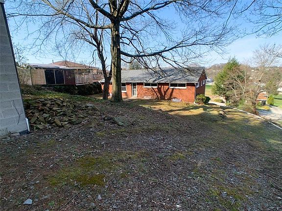 4th image of 141 Loyalhanna Ave