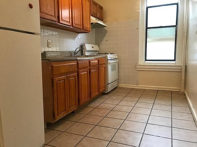 Huge eat in kitchen