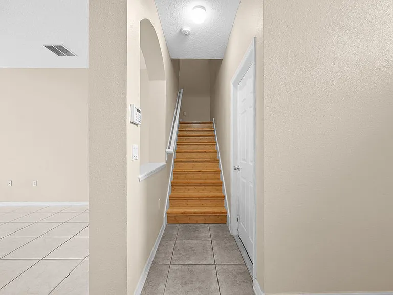 2nd floor stairs
