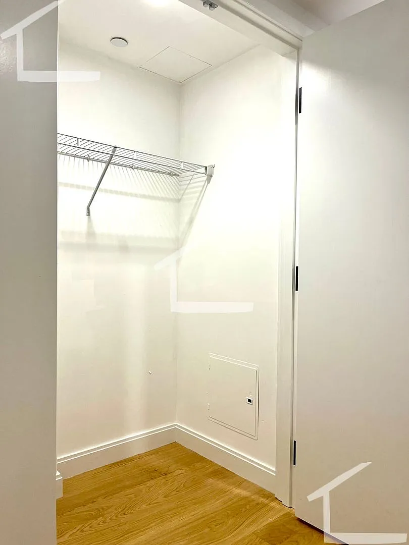 No Brokers Fee, In-Unit Washer and Dryer, Central Heat/AC, All New, Parking for Rent — Photo 4