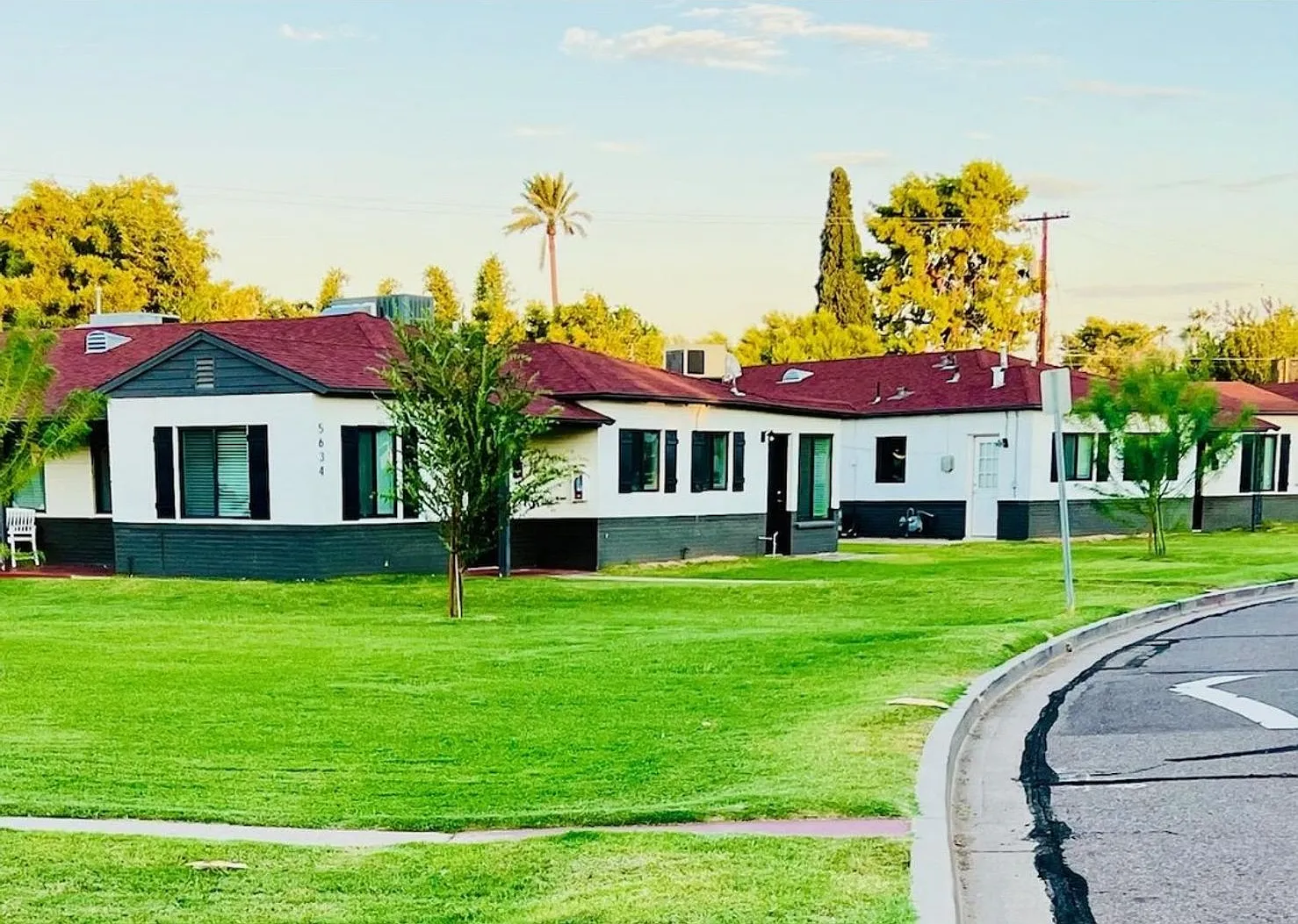 The Bungalows — Photo 2