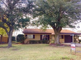 2630 Mazur Dr, Port Neches, TX 77651