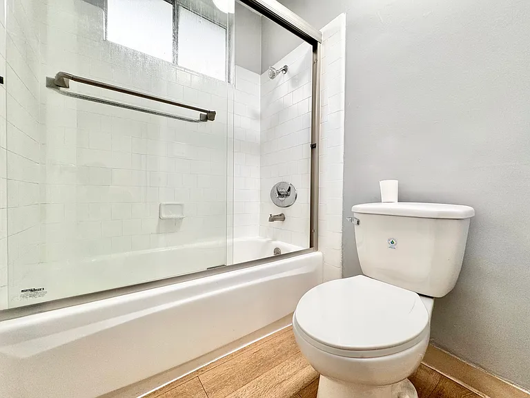 12309 Burbank Blvd #32 — Photo 10