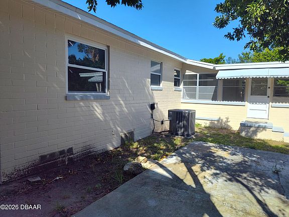 5th image of 2404 N Halifax Ave