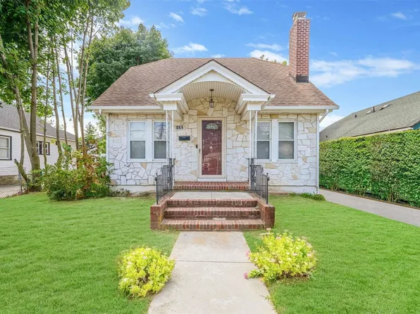 132 E Clinton Avenue, Roosevelt, NY 11575