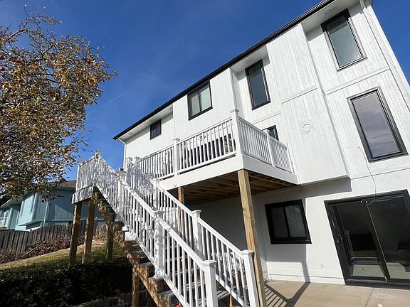 5th image of 7017 Hill Crest Ln