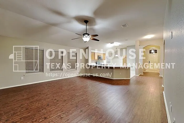 3 bed, 2.0 bath, 1769 sqft, $1,900 — Photo 3