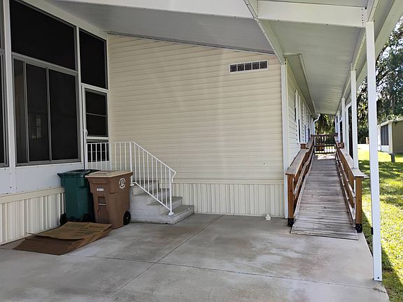 3rd image of 3323 NE 14th St #D6