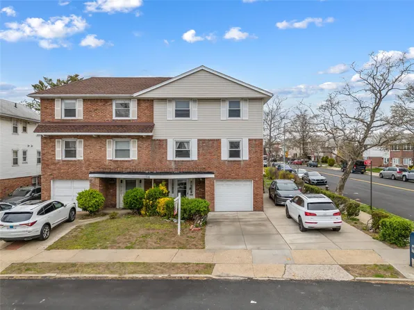 22617 59th Avenue, Oakland Gardens, NY 11364