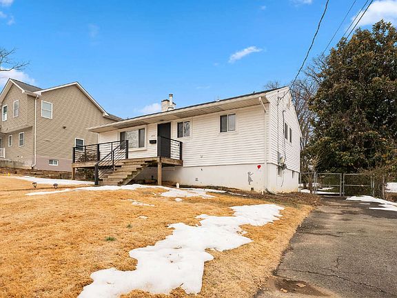 3rd image of 6451 Maplewood Dr