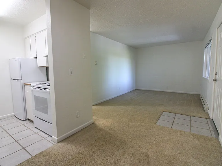 1136 Fairmount Ave S — Photo 9