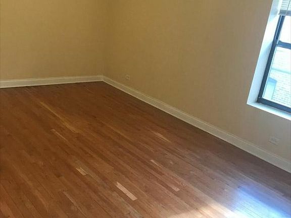 4th image of 4627-7 S Drexel Blvd #3E