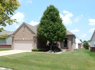 49644 Cranberry Creek Dr, Macomb, MI 48042