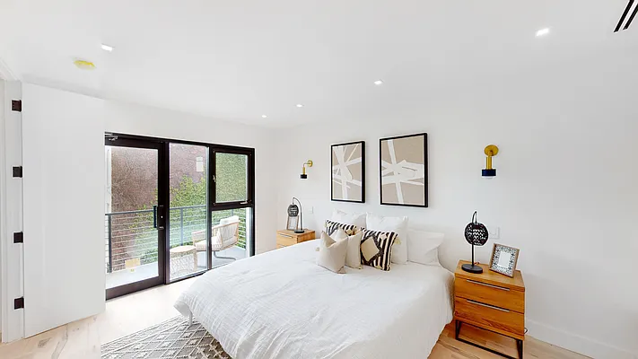 Sold by Platt New York | media 10