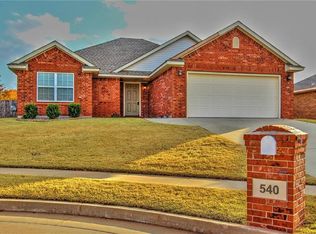 540 W Shadow Ridge Way, Mustang, OK 73064