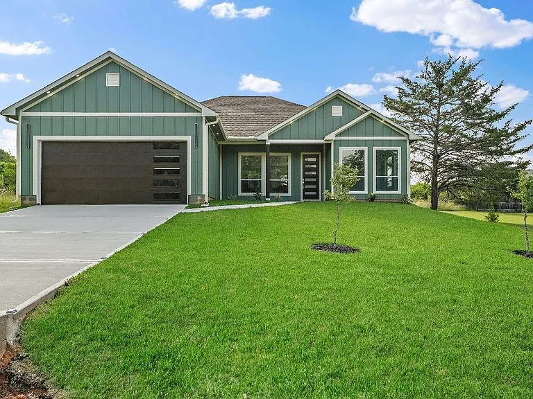 70 N Pine Harbour Dr — Photo 2