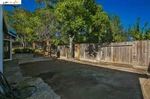 2571 Caddie Ct — Photo 11