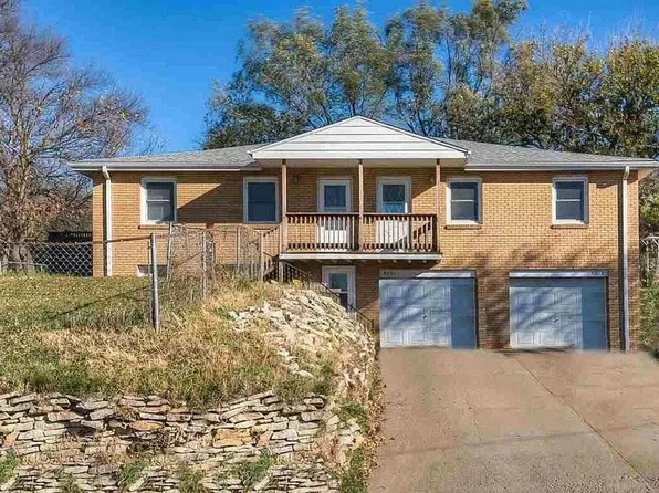 5803 S 50th St, Omaha, NE 68117