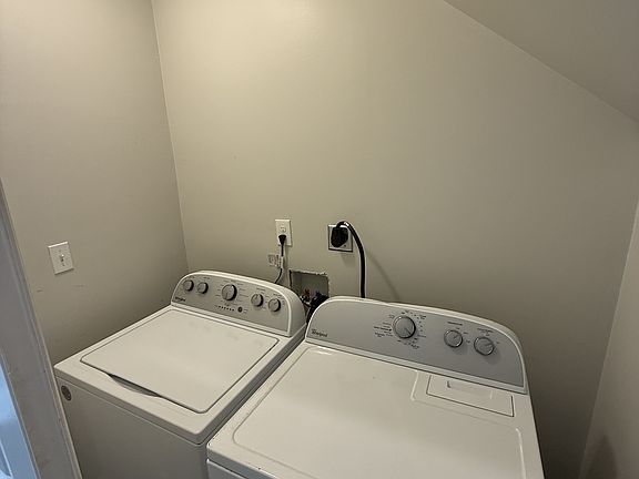 4th image of 2041 S Chippewa St #2041