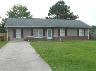 1060 Birchwood Ln, Jacksonville, NC 28546