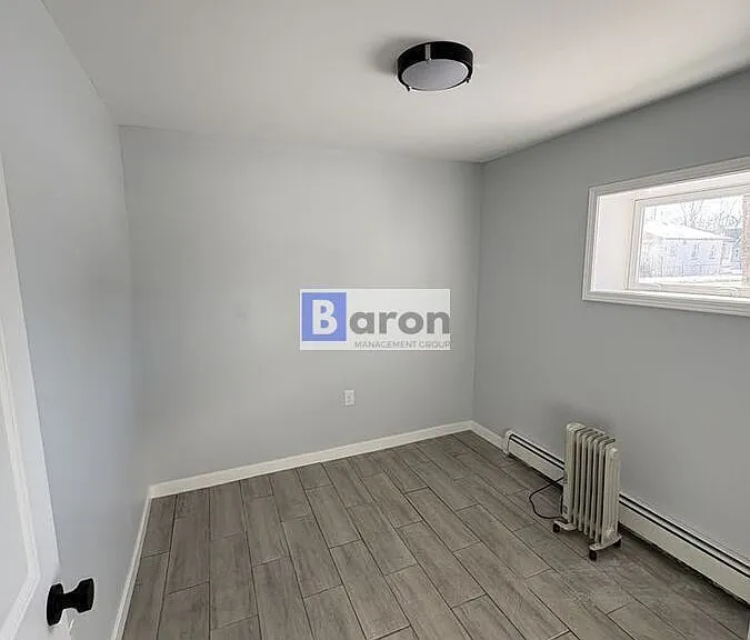 1187 Simmons Ave #4 — Photo 8
